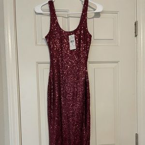 Fashion nova sequin dress. Color - Burgundy